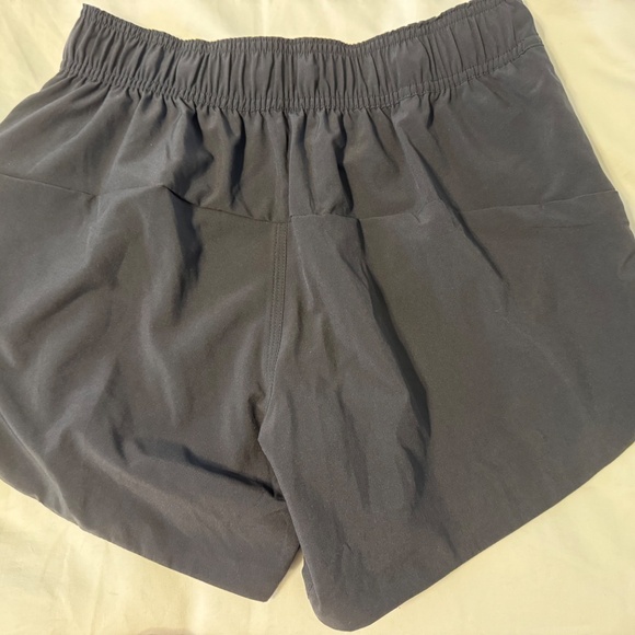 Lululemon Go the distance short size 6 NWT - Picture 2 of 7